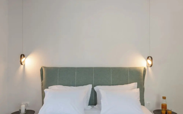 Aiora Suites