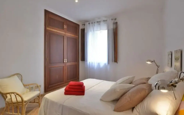 Mallorca Town House With Terrace Sleep 6pax