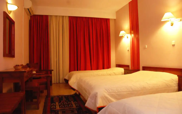 Dryas Hotel