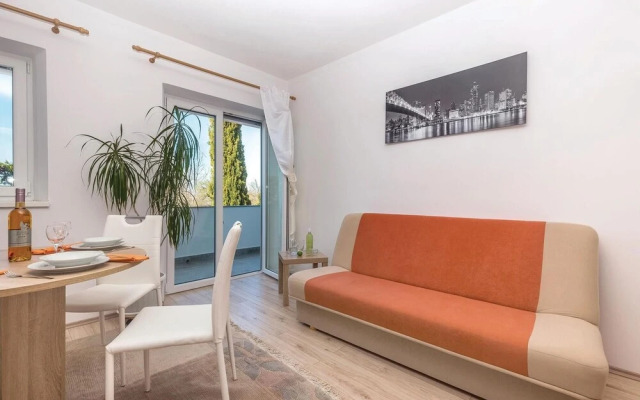 Nice Home in Dramalj With Wifi and 2 Bedrooms