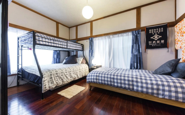 Samurai House - Large Family House, West Shinjuku