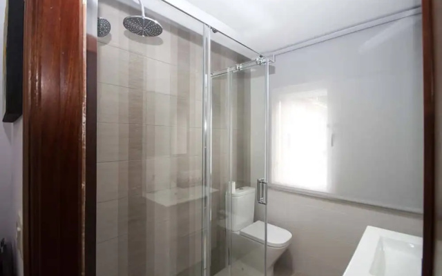 House - 3 Bedrooms with WiFi - 107748