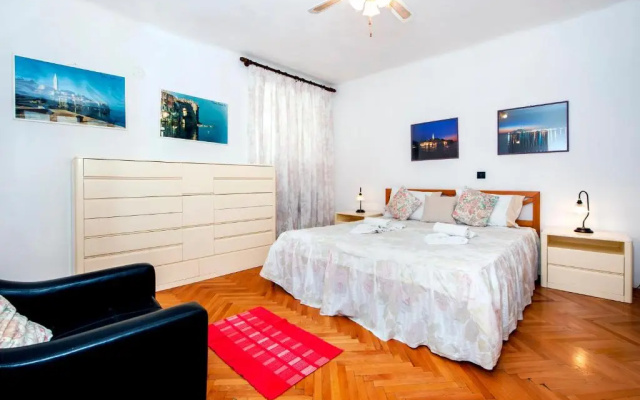 Carera Seaview Apartments