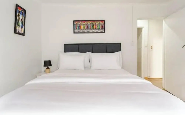 Caline VIP Mews
