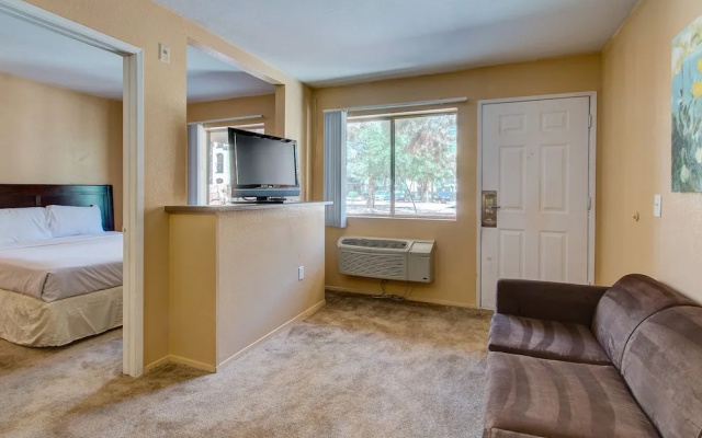 Emerald Suites