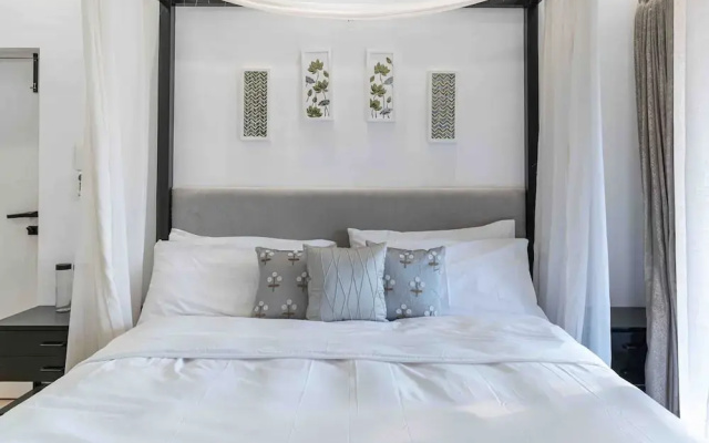 Luxury 4bhk Pool Villa - Sunset View