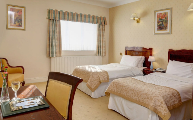 The Hadlow Manor Hotel