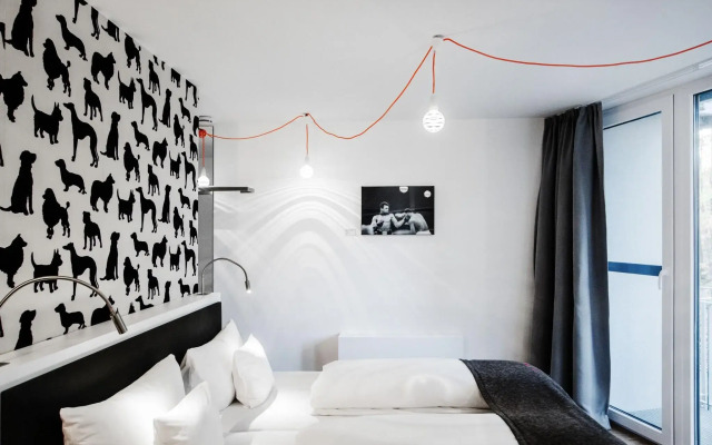 V-Hotel