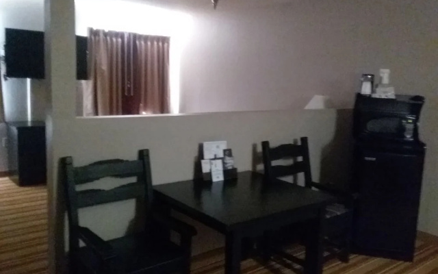 Super 8 Taos