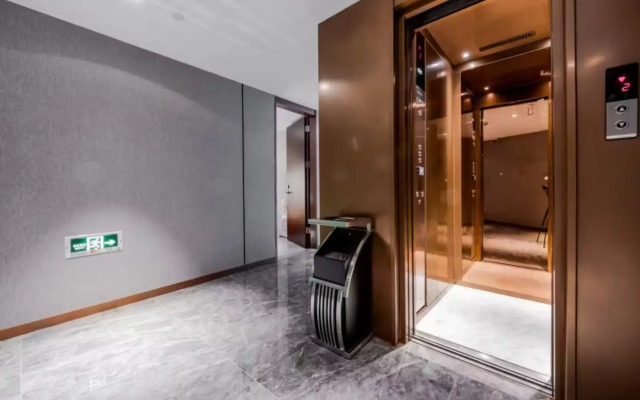 Yitel Collection (Shanghai Hongqiao Gubei Road, Yili Road Metro Station)