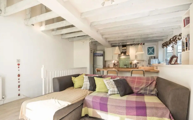 1 Bedroom Apartment by the Water of Leith