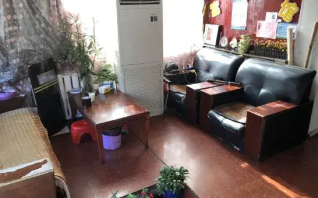 Urumqi Fuyuan Express Hotel (Midong Lao'aijia Supermarket)
