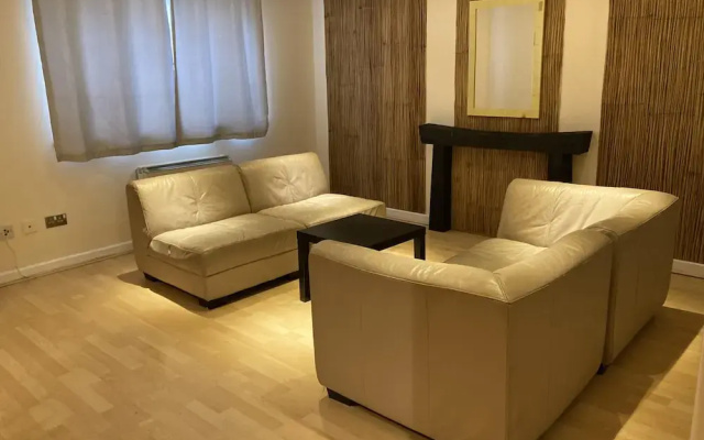 Spacious 2 Bed Apartment in Birmingham
