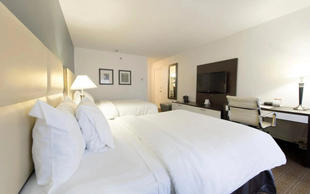 Toronto Don Valley Hotel and Suites