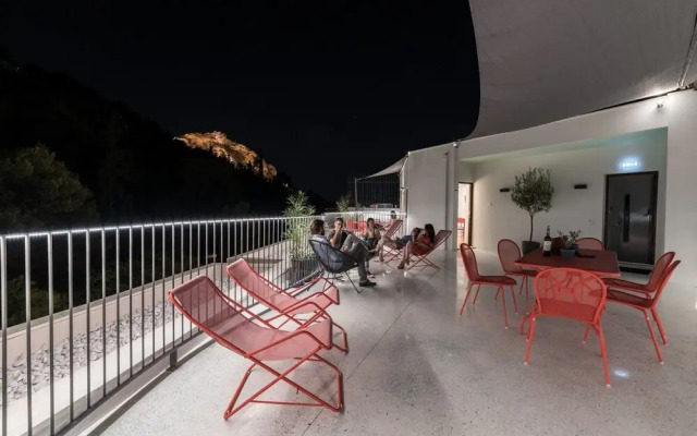 Zoia The Hill 9 Athens City Center
