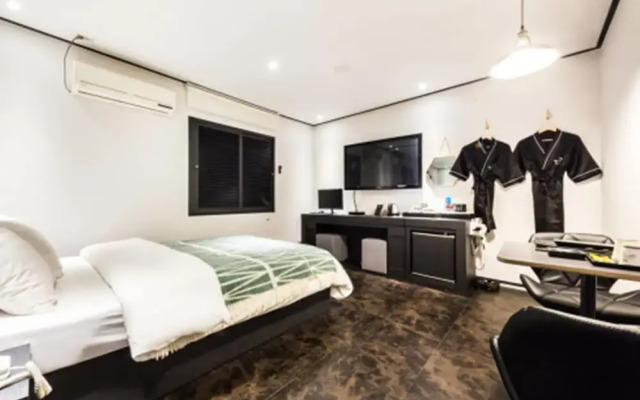 Gugi Hotel