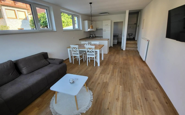 Annie's apartment
