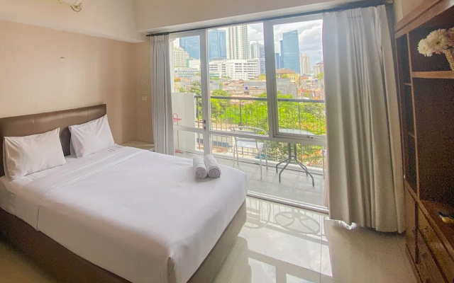 Cozy Stay Studio At Ambassade Kuningan Apartment