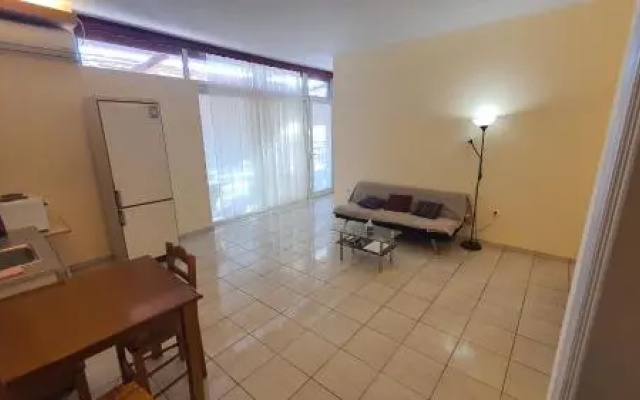 M-George apartment by the airport