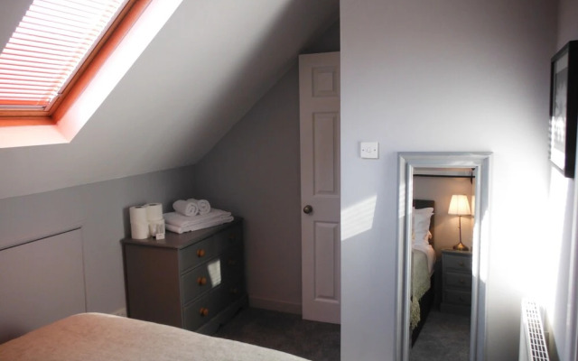 Select Serviced Accommodation - Canal Walk