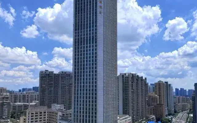 Lingyue Pandao international apartment (Guangzhou Changgang metro station store)