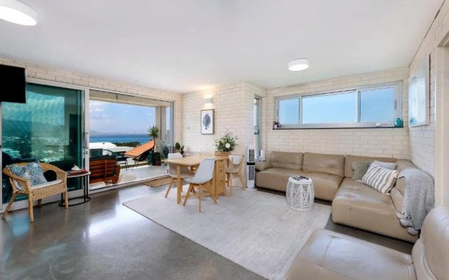 Sandon Point Coastal Abode