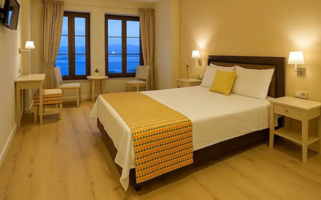 Arktos Hotel Superior Room w/ Stunning Lake View