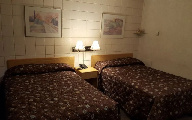 Safari Inn Motel