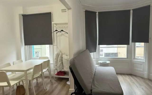 Blackpool - Apartment - Sleeps 6- Coastal Stay