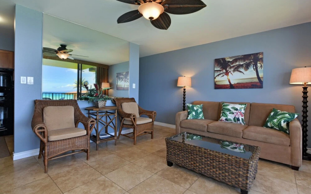 Paki Maui 207 by RedAwning