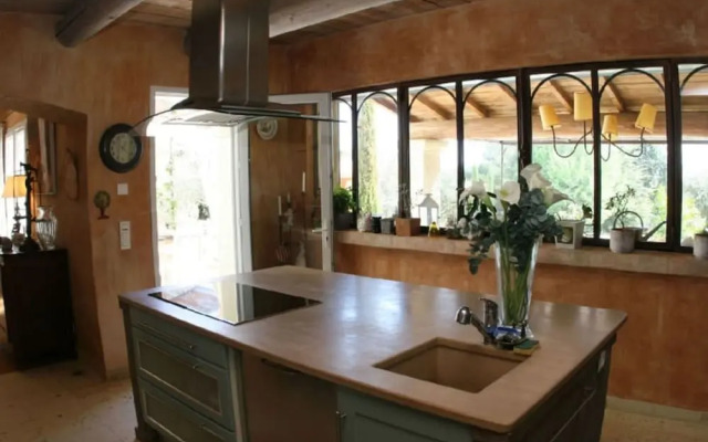 Cosy Villa With Private Pool La Chaleureuse