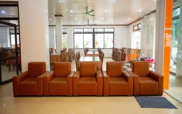 Hoa Binh Tam Dao Hotel