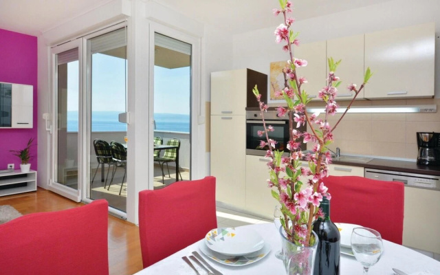 Amazing Home in Podstrana With Wifi and 2 Bedrooms