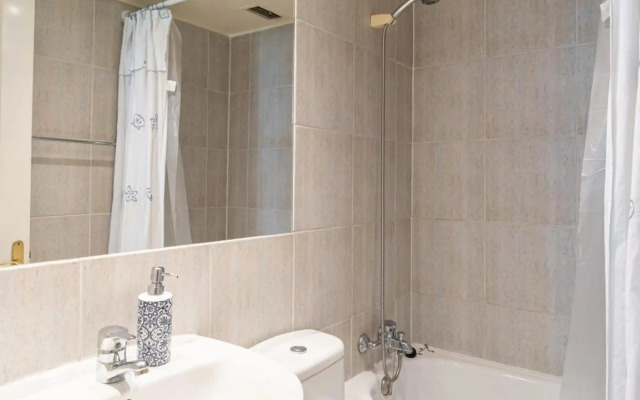 Vitacura Zen 2BR W/ Parking, Wifi, Gym & Mall