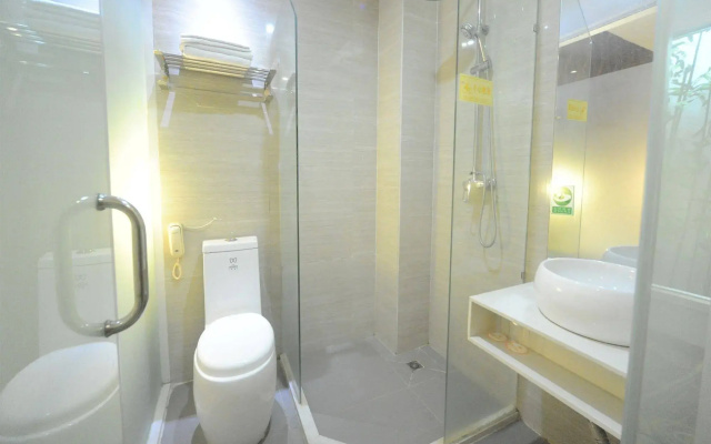 Tavernew Hotel