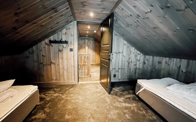 Modern Mountain Cabin - 3 Bedrooms - Sleeps 7
