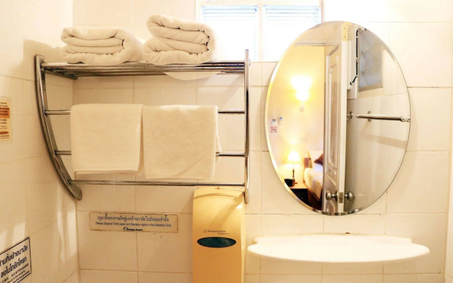 Charcoa House & Cozy Hotel