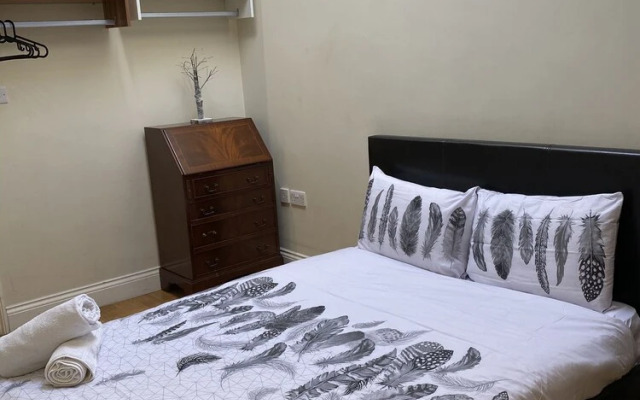 Remarkable 3-bed Apartment in London