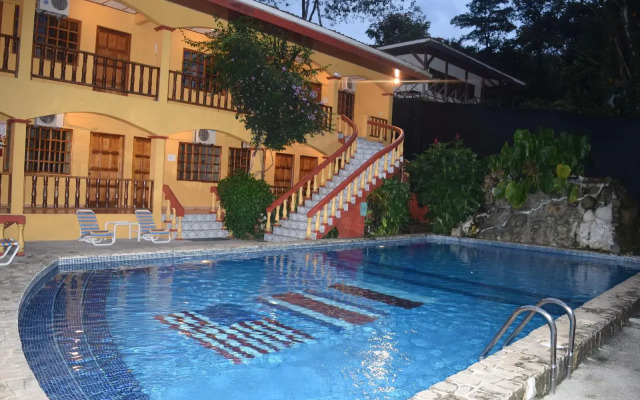 Hotel Las Tres Banderas