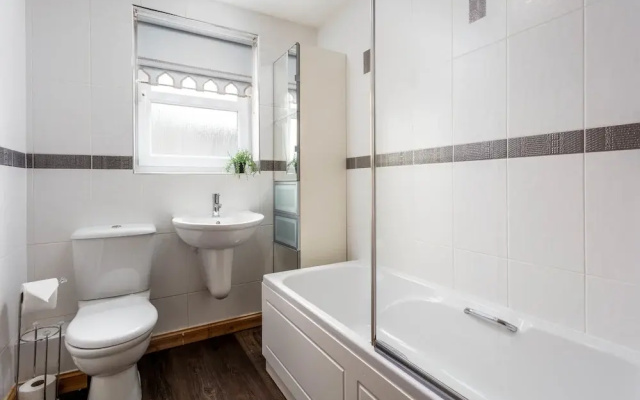 Elms Way - Donnini Apartments
