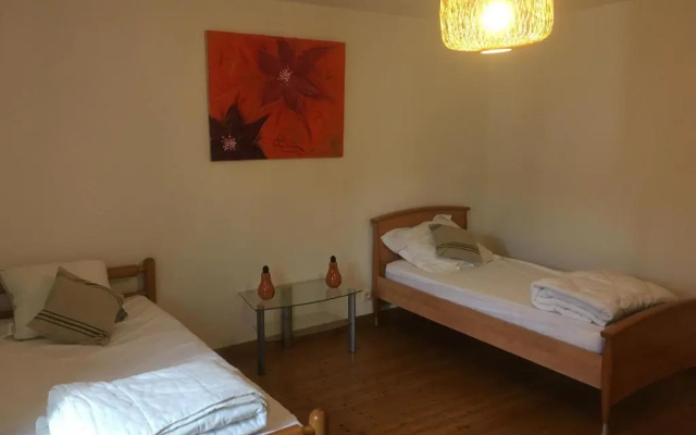 Maison Calme Avec 3 Chambres, Proche Centre-Ville Luneville & Gare, Acces Facile a Nancy - Fr-1-584-106