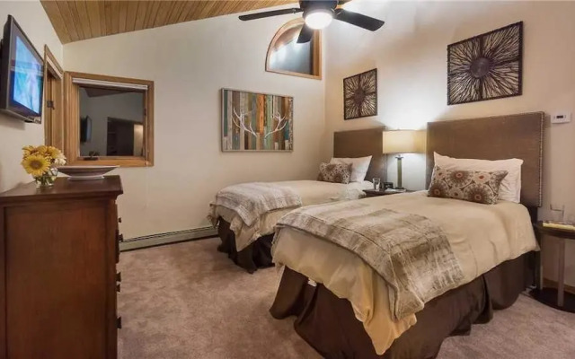 Trails Edge Lodge