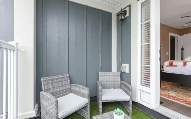 Exceptional 3 BDRM Townhome - 4 Seasons Rental