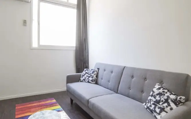 Saronas Flats