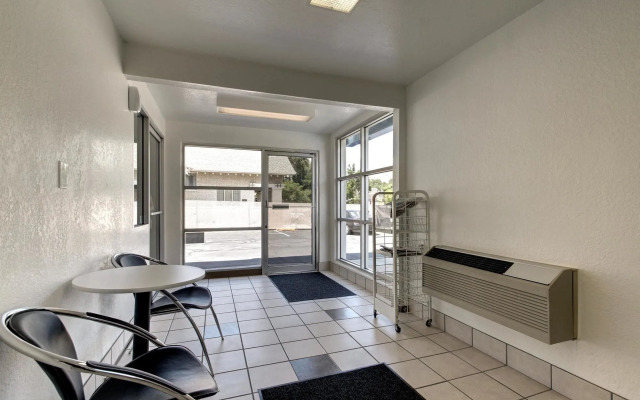 Motel 6 Ogden, UT- Downtown