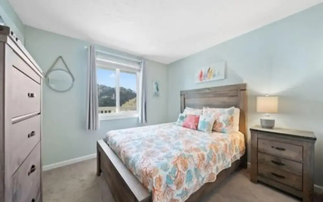 Turtle Cove 2 Bedroom Condo by RedAwning