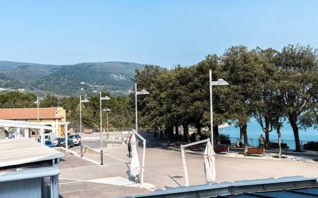 S35 - Sirolo, Trilocale in Piazza Con Vista Mare