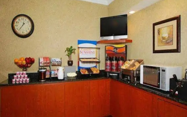Comfort Inn & Suites