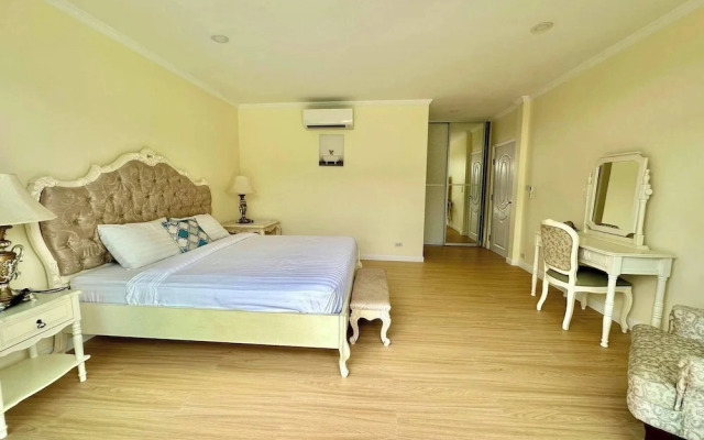 5 Bedrooms Villa 5 min Walk to Bangtao Beach