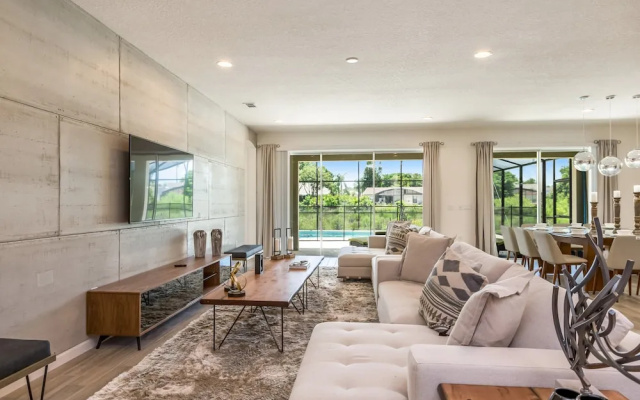 Solterra - 5212 Oakbourne Avenue